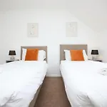 Palmers Place By N And N Worker Friendly In Bradley Stoke With Private Parking And Fast Wifi, Long Welcome