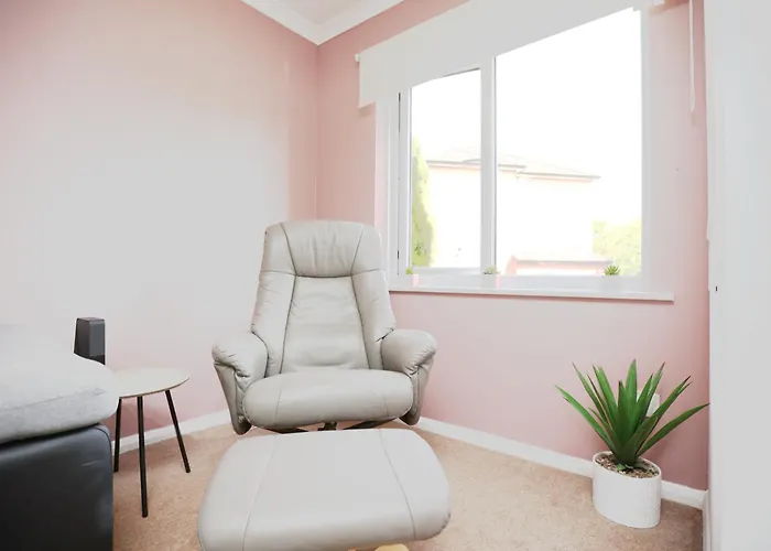 Palmers Place By N And N Worker Friendly In Bradley Stoke With Private Parking And Fast Wifi, Long Welcome Apartman