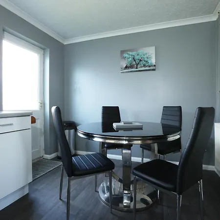 Palmers Place By N And N Stays, Great Location Close To Aztec West And Main Travel Routes, Perfect For Workers, Contractors Or A Short Break, Great Disc For Long Available Apartment *