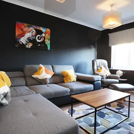 Palmers Place By N And N Stays, Great Location Close To Aztec West And Main Travel Routes, Perfect For Workers, Contractors Or A Short Break, Great Disc For Long Available Bristol