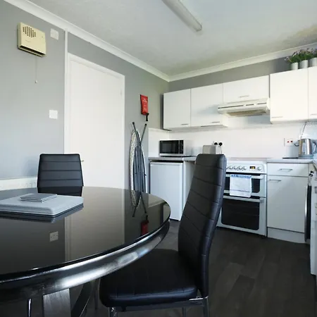 Palmers Place By N And N Stays, Great Location Close To Aztec West And Main Travel Routes, Perfect For Workers, Contractors Or A Short Break, Great Disc For Long Available Apartment