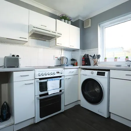 Apartment Palmers Place By N And N Stays, Great Location Close To Aztec West And Main Travel Routes, Perfect For Workers, Contractors Or A Short Break, Great Disc For Long Available Bristol