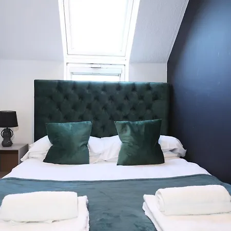 Palmers Place By N And N Stays, Great Location Close To Aztec West And Main Travel Routes, Perfect For Workers, Contractors Or A Short Break, Great Disc For Long Available *
