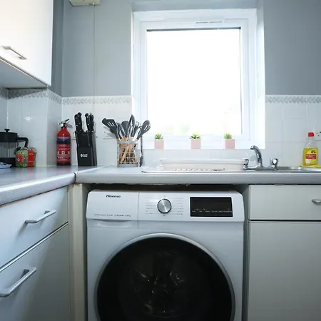 Palmers Place By N And N Stays, Great Location Close To Aztec West And Main Travel Routes, Perfect For Workers, Contractors Or A Short Break, Great Disc For Long Available Bristol