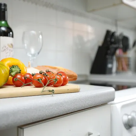 Apartment Palmers Place By N And N Worker Friendly In Bradley Stoke With Private Parking And Fast Wifi, Long Welcome Bristol