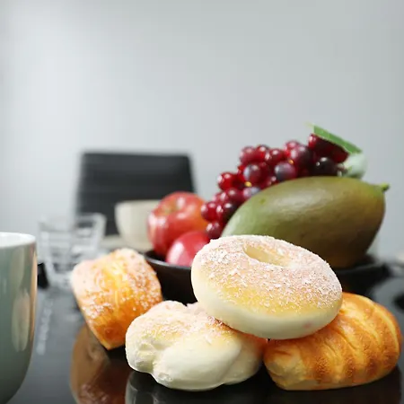 Worker Friendly In Bradley Stoke With Private Parking