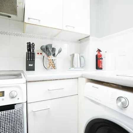 Palmers Place By N And N Stays, Great Location Close To Aztec West And Main Travel Routes, Perfect For Workers, Contractors Or A Short Break, Great Disc For Long Available Apartment *
