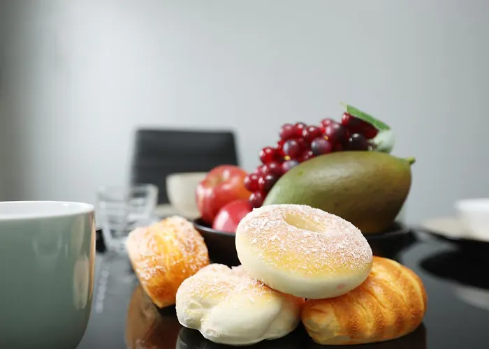 Palmers Place By N And N Worker Friendly In Bradley Stoke With Private Parking And Fast Wifi, Long Welcome